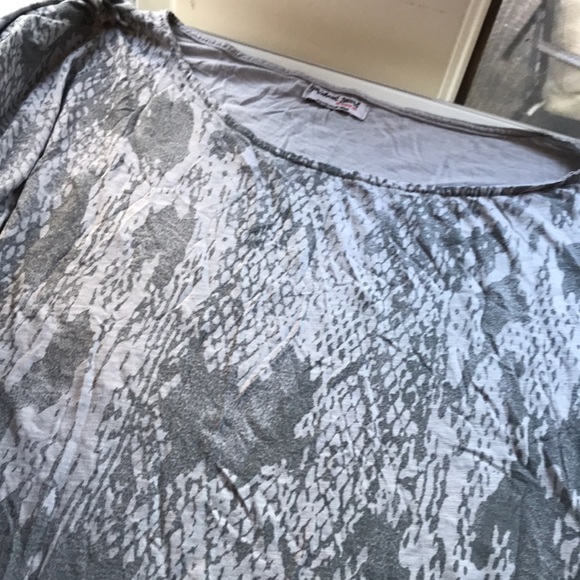 Snake skin print Michael stars dolman top one size - Picture 2 of 4
